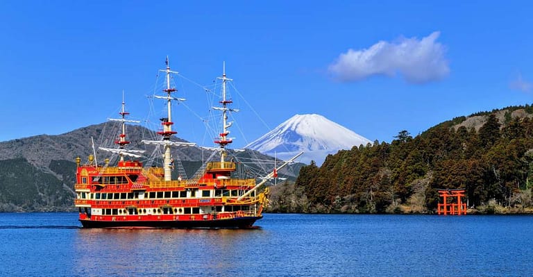 From Tokyo to Mount Fuji: Full-Day Tour and Hakone Cruise