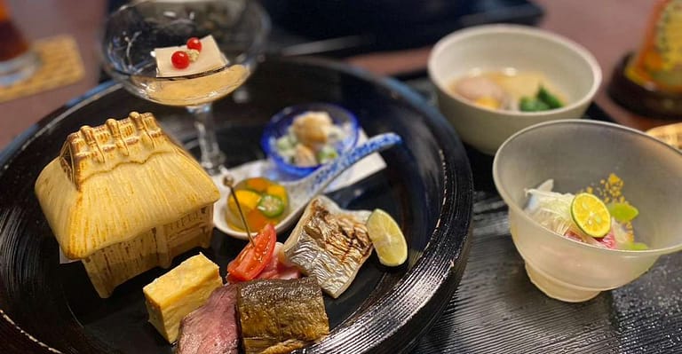 Odawara: Kaiseki Cuisine and Geisha Play in a 260y.O. Resto