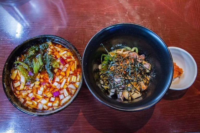 Tokyo: Ramen Tasting Tour With 6 Mini Bowls of Ramen