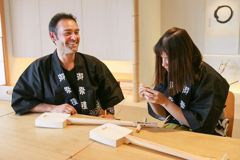 [Tokyo Shami] Let’s Make a Mini Shamisen and Play It!