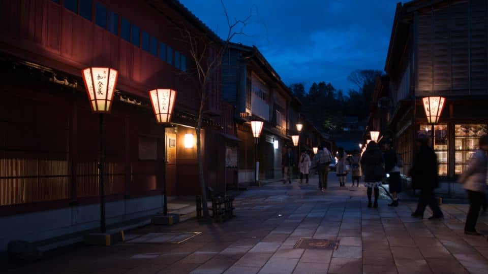 Kanazawa Night Tour With Full Course Meal - Itinerary and Schedule