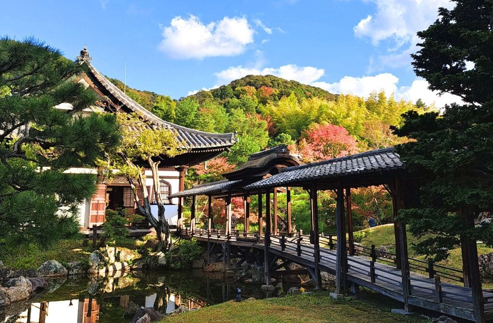 Kyoto: Historic Higashiyama Walking Tour - Exploring Higashiyamas Hidden Gems