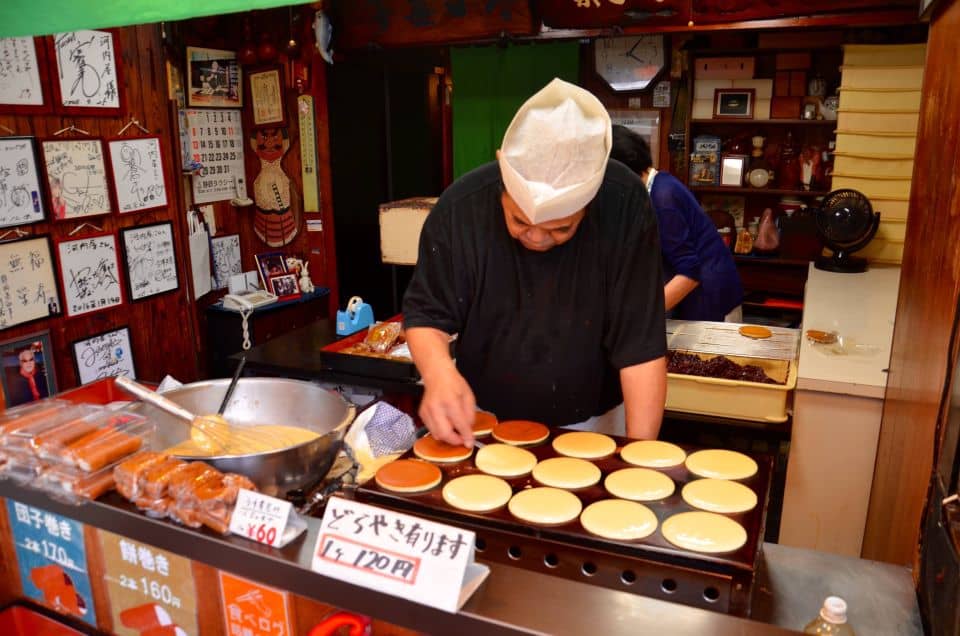 Osaka: Kuromon Market Food Tour With Tastings - Exploring Osakas Kuromon Market