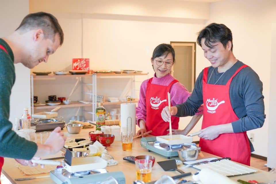 Tokyo: Sushi Cooking Class With Sake Tasting - Cooking Experience Highlights