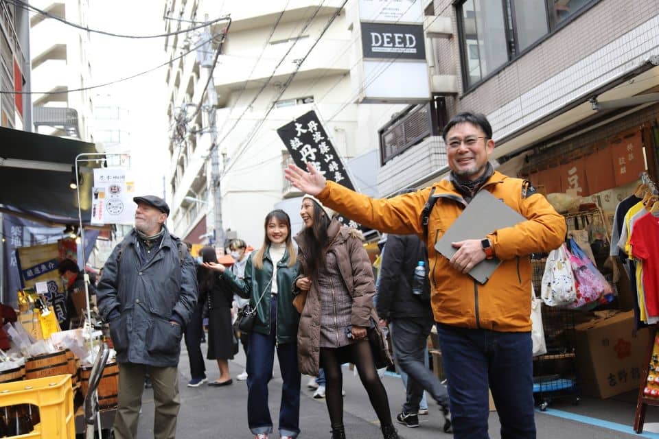 Tokyo: Tsukiji Outer Market Food and Drink Walking Tour - Foodies Paradise Awaits