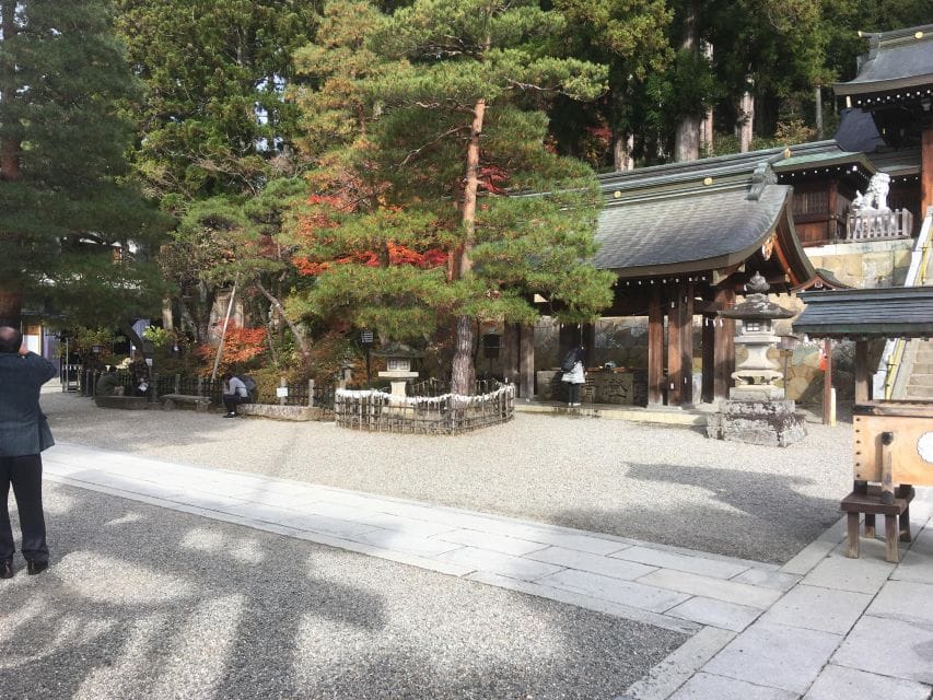 Walking Tour of Takayama - Discovering Edo Period Architecture