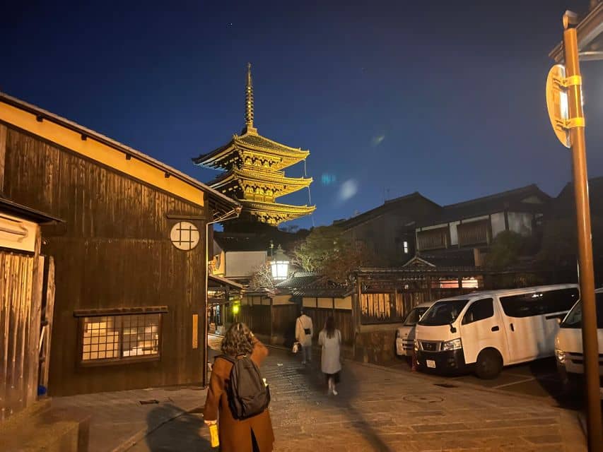 Kyoto: Half-Day Private Guided Tour to the Old Town of Gion - Just The Basics