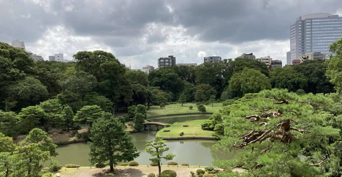 Tokyo: Asukayama Through Time (Papermaking, Rikugi-En...) - Just The Basics