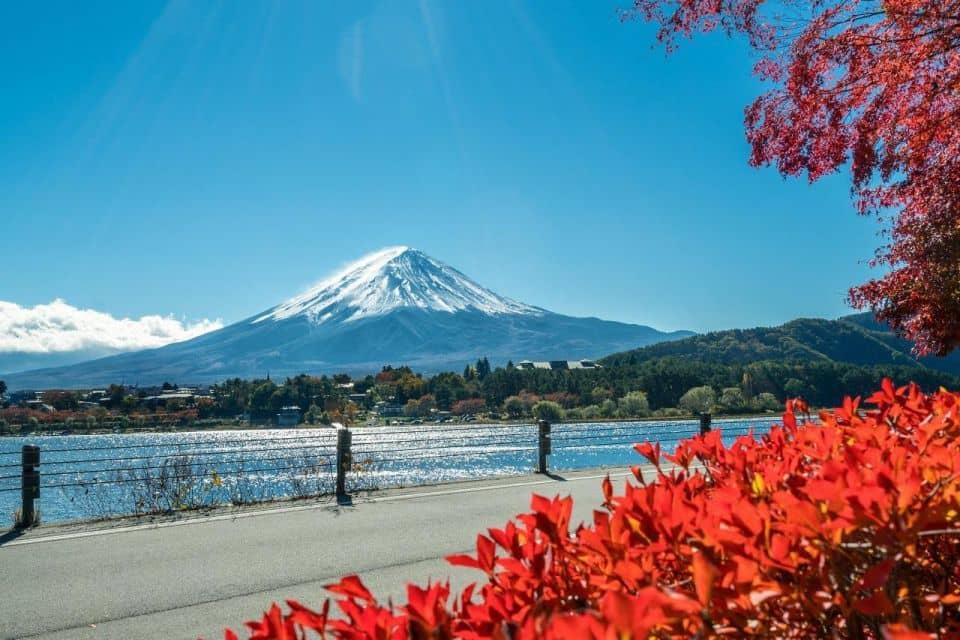 Tokyo: Mt Fuji Area, Lake Ashi, Owakudani, Onsen 1-Day Tour - Just The Basics