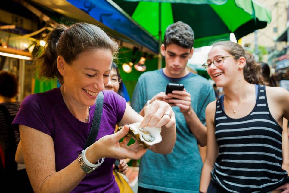 Tokyo: Tsukiji and Asakusa Food Tour - Just The Basics