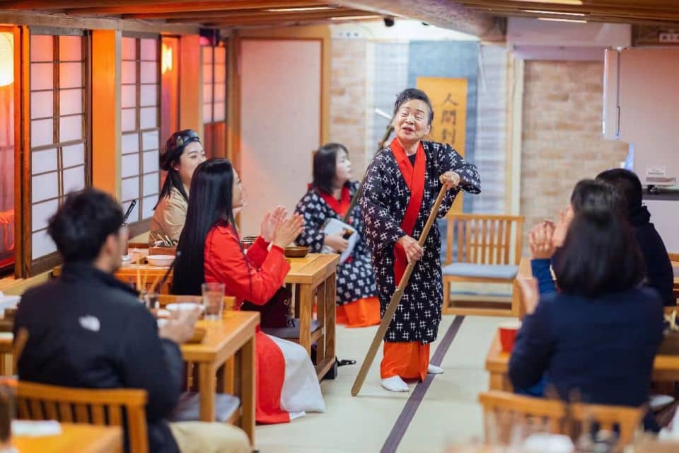 Tokyo: Yakatabune Cruise With Meal and Traditional Show - Just The Basics